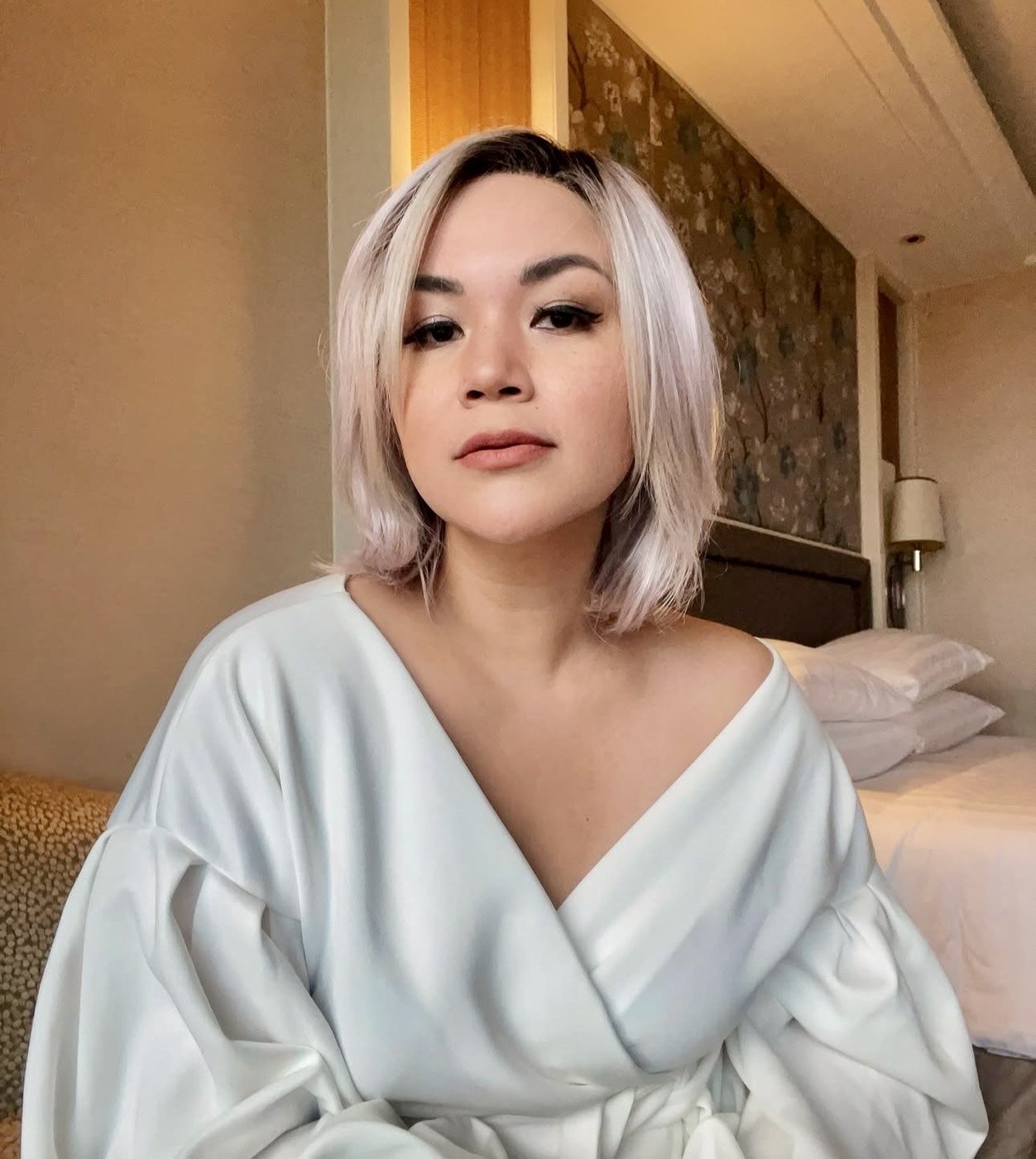 Platinum blonde bob human hair wig